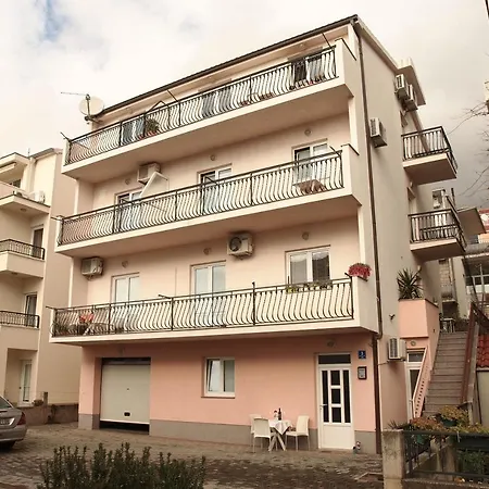 Apartment Mario Makarska